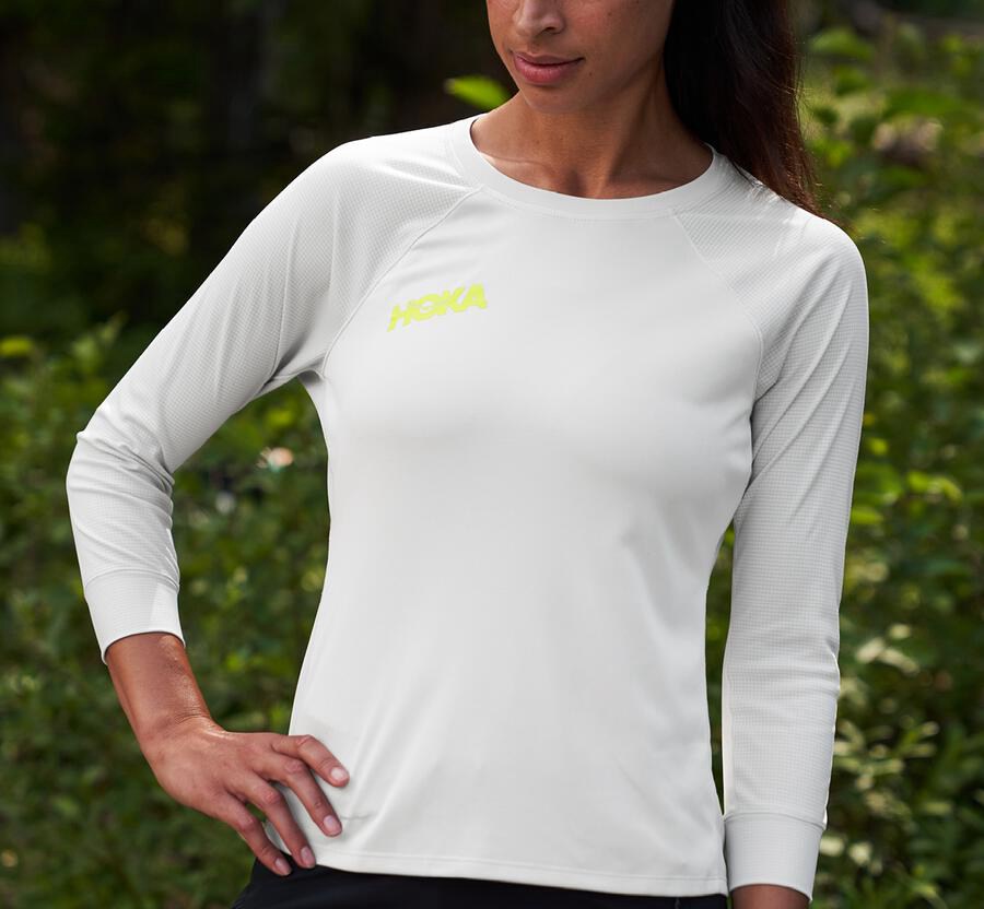 Hoka One One Top Damske Biele - Performance 3/4 Sleeve - 46971-NZLW